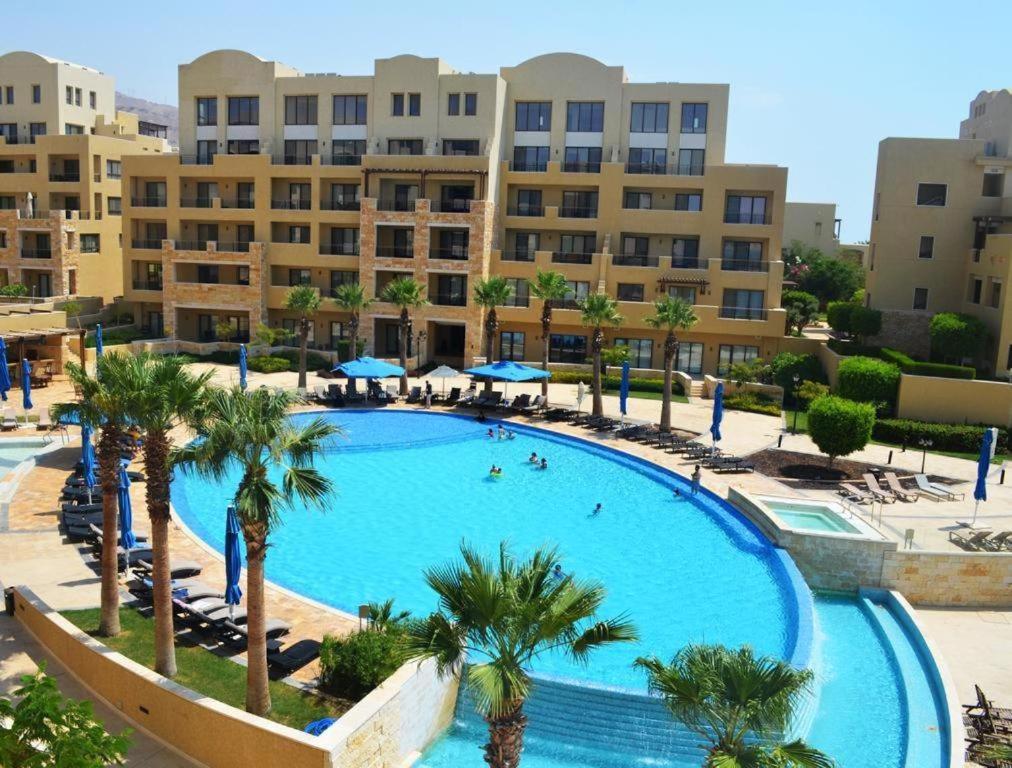 Spacious Apartments With Sea View At Samarah Resort Sweimeh Exterior photo