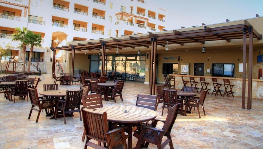 Spacious Apartments With Sea View At Samarah Resort Sweimeh Exterior photo