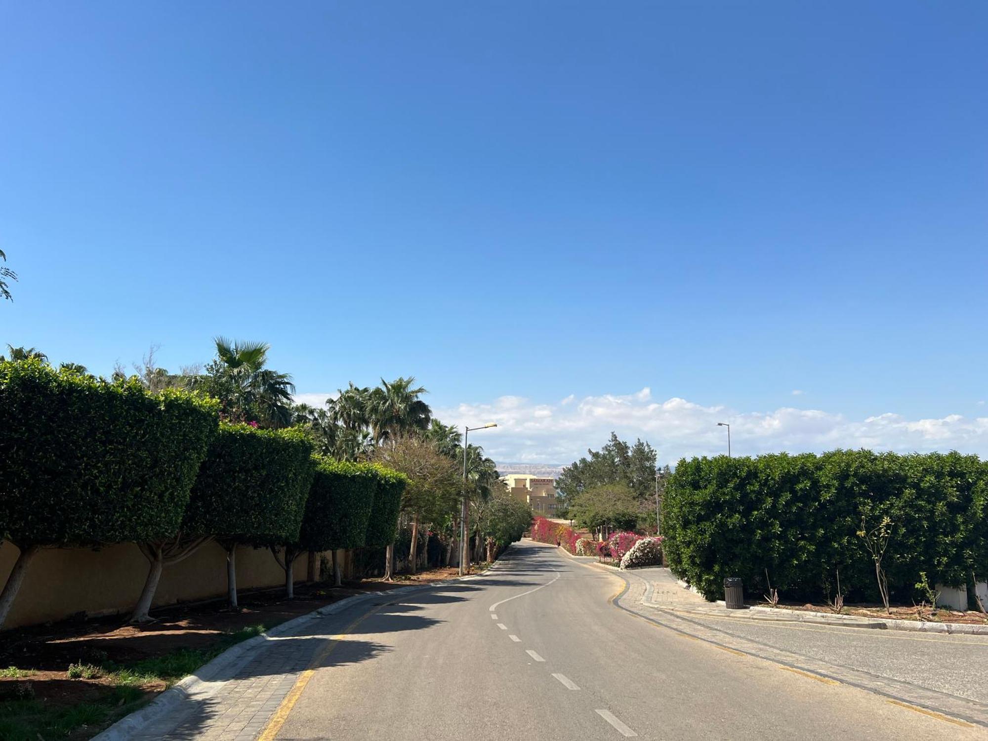 Spacious Apartments With Sea View At Samarah Resort Sweimeh Exterior photo